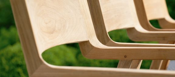 Teak-Akzente für Ihren Outdoor-Bereich. Ziller in Franken.