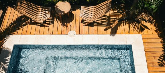 Terrassen am Poolbereich