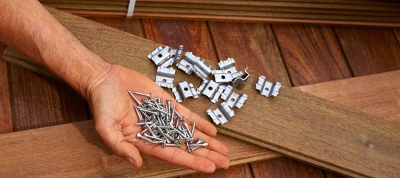 Terrassenzubehör - Abstandshalter und Clips